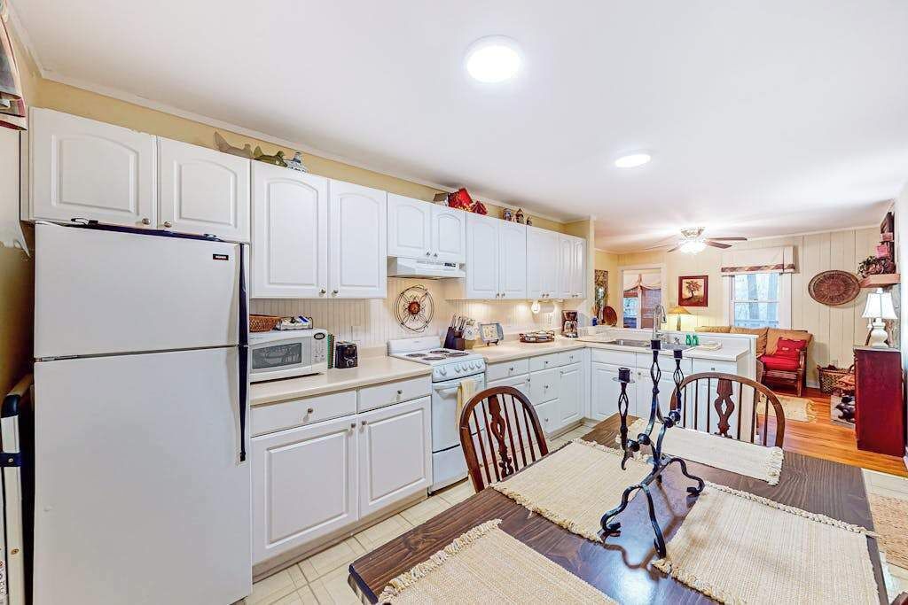 Photo of Kitchen in Mirror Lake