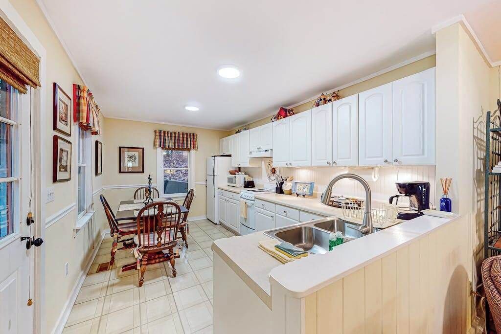 Photo of Kitchen in Mirror Lake