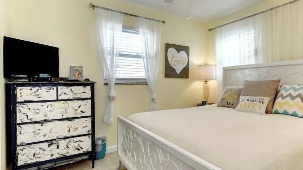 Photo of Bedroom in Bradenton Beach