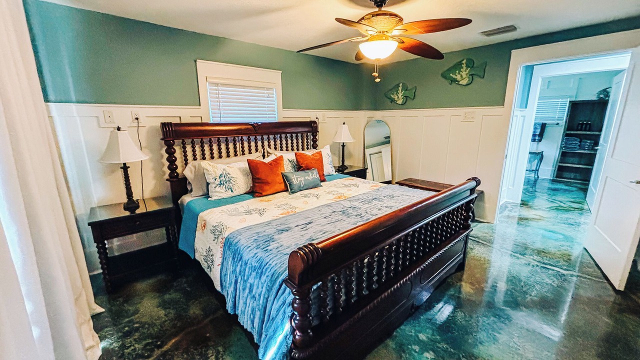 Photo of Bedroom in Crystal Shores