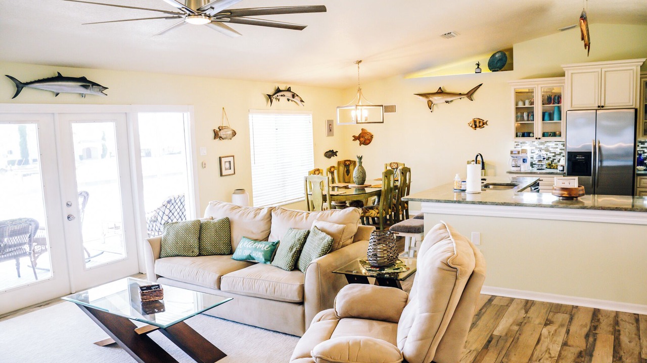 Photo of Livingroom in Crystal Shores