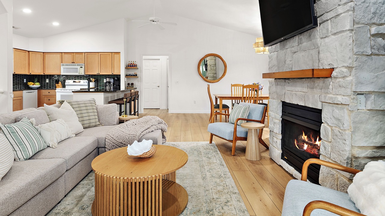 Photo of Livingroom in Plantations East
