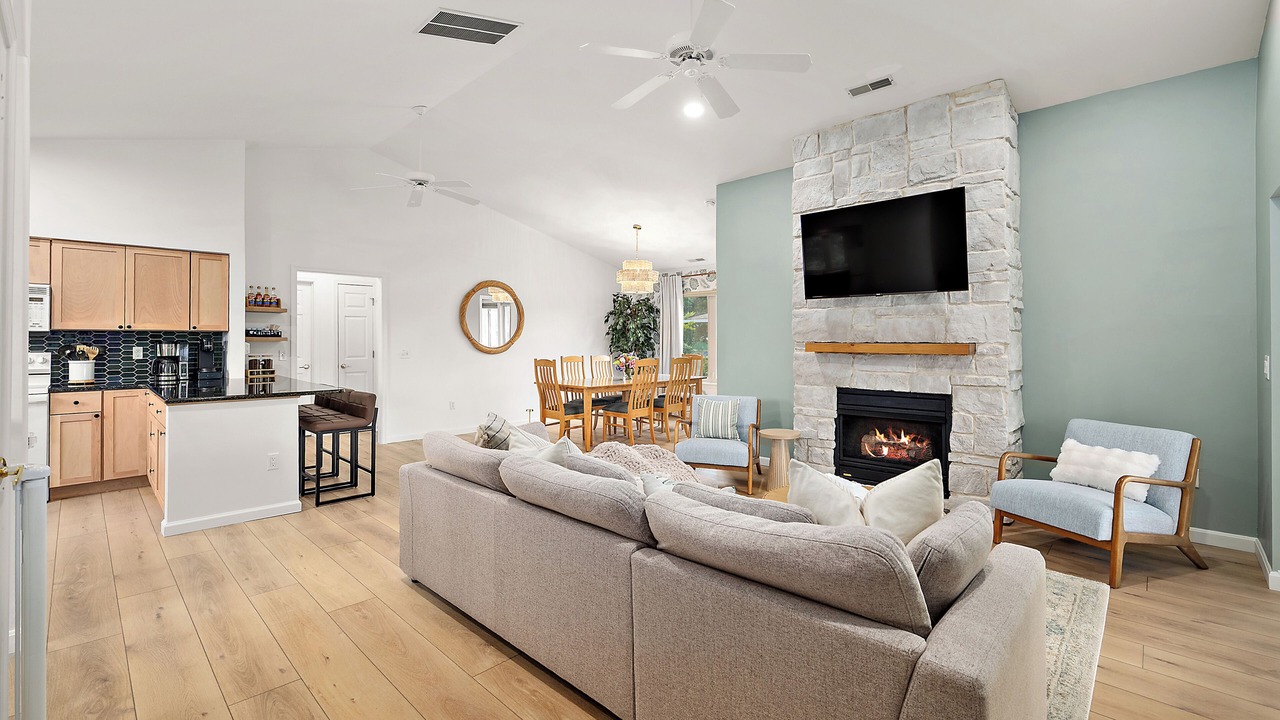 Photo of Livingroom in Plantations East