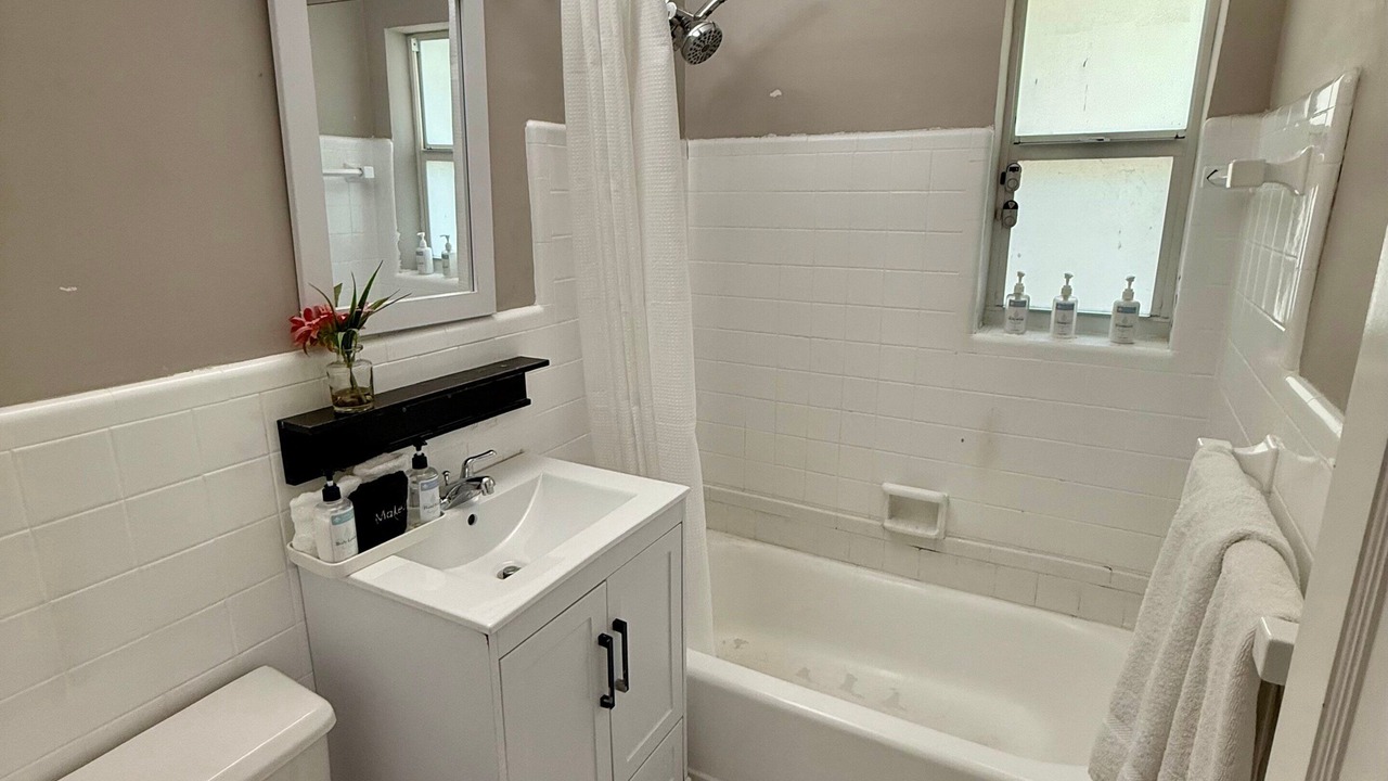 Photo of Bathroom in South Middle River