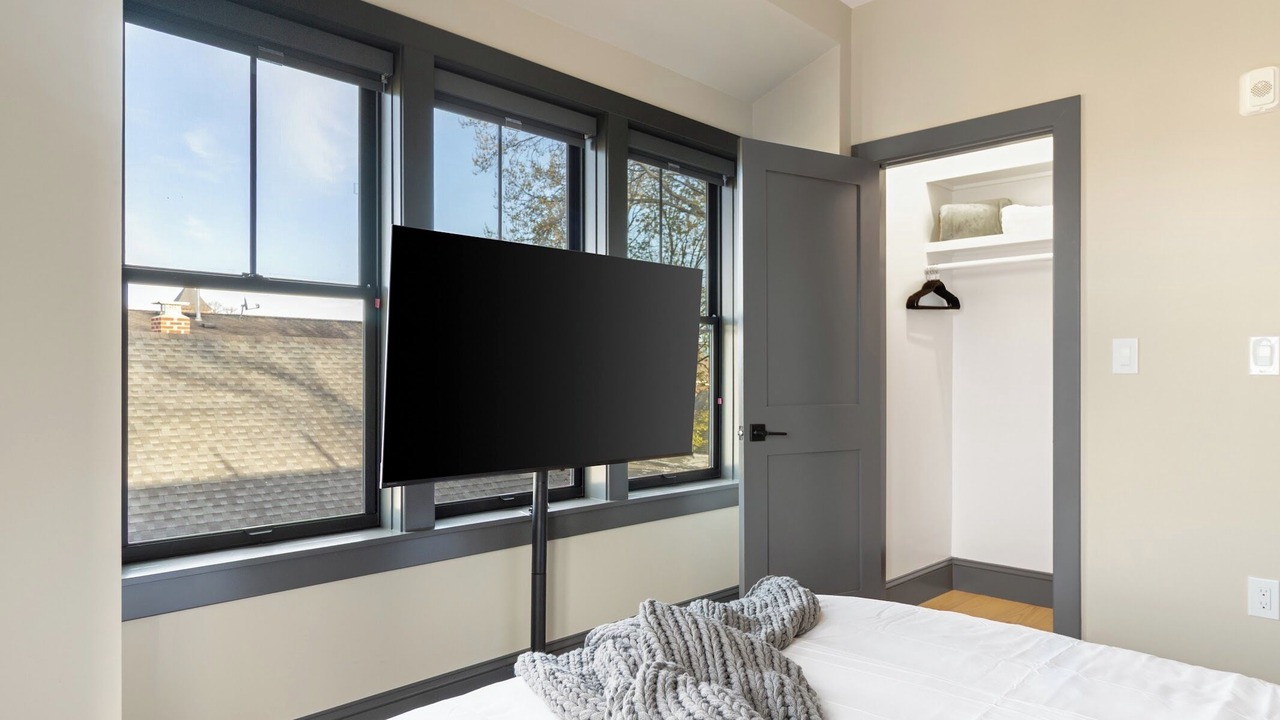Photo of Bedroom in East Somerville