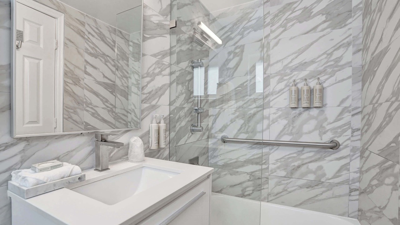 Photo of Bathroom in Galt Mile