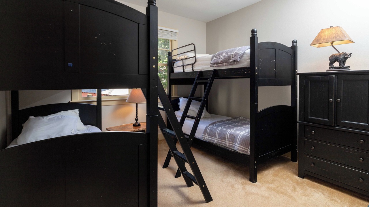 Photo of Bedroom in Bear Lake Reserve