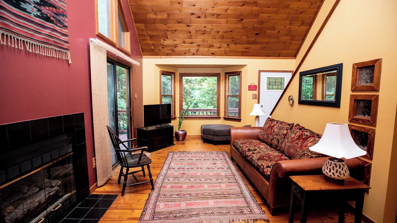 Photo of Livingroom in Andersonville