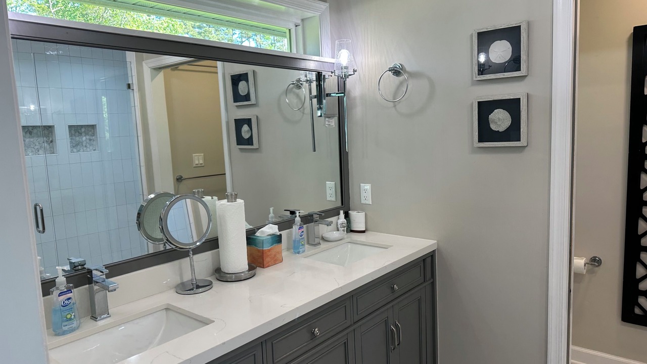 Photo of Bathroom in White Stone