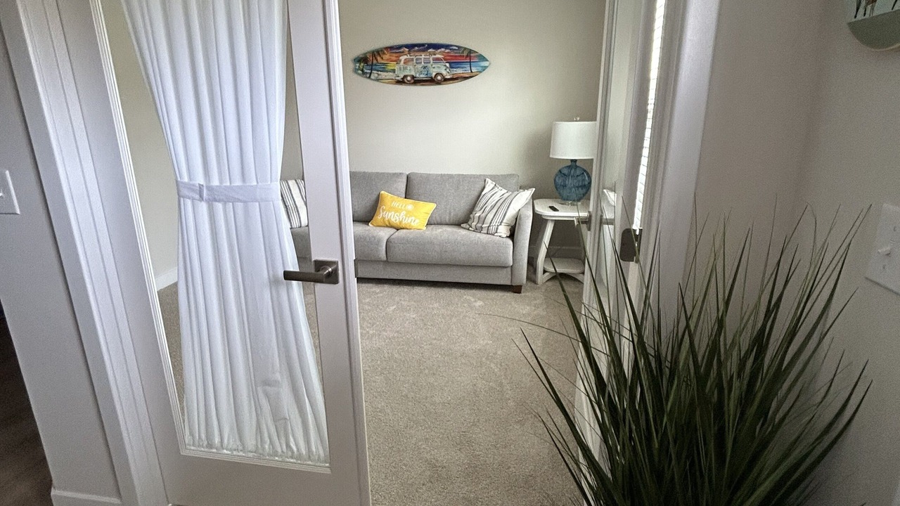 Photo of Livingroom in Bayside
