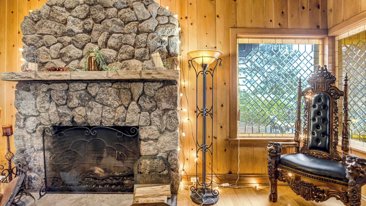 Photo of Livingroom in Southwest Colorado Springs