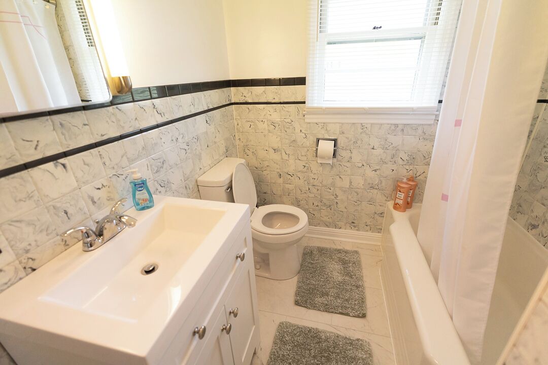 Photo of Bathroom in Bluff City