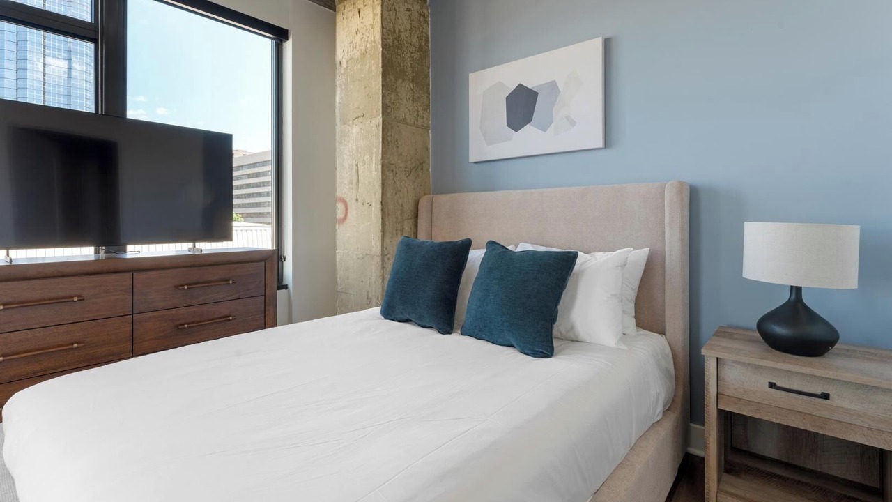 Photo of Bedroom in Baileys Crossroads