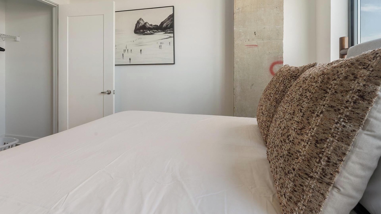 Photo of Bedroom in Baileys Crossroads