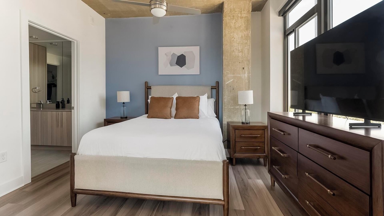 Photo of Bedroom in Baileys Crossroads