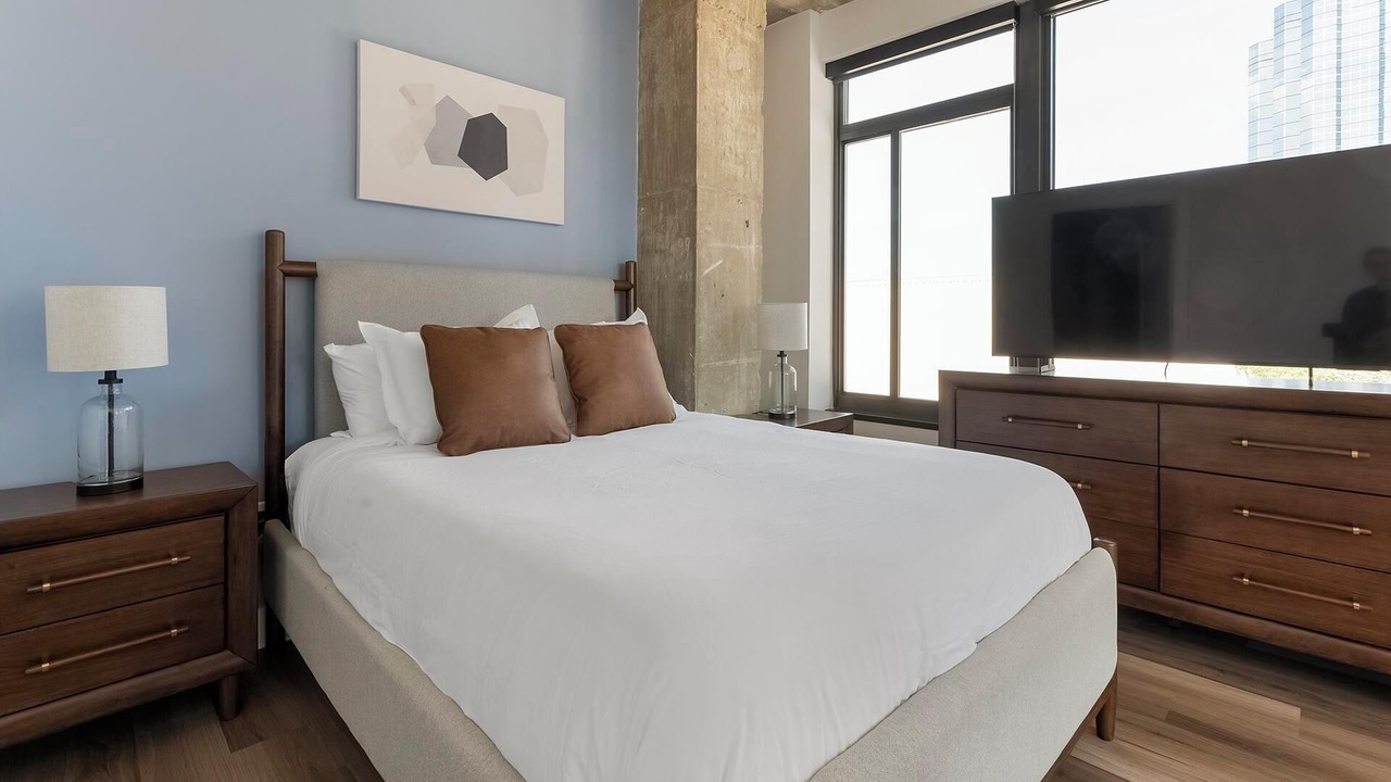 Photo of Bedroom in Baileys Crossroads