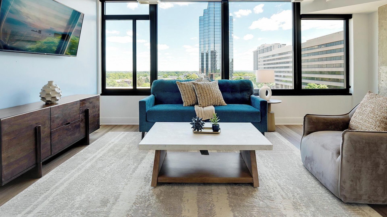 Photo of Livingroom in Baileys Crossroads