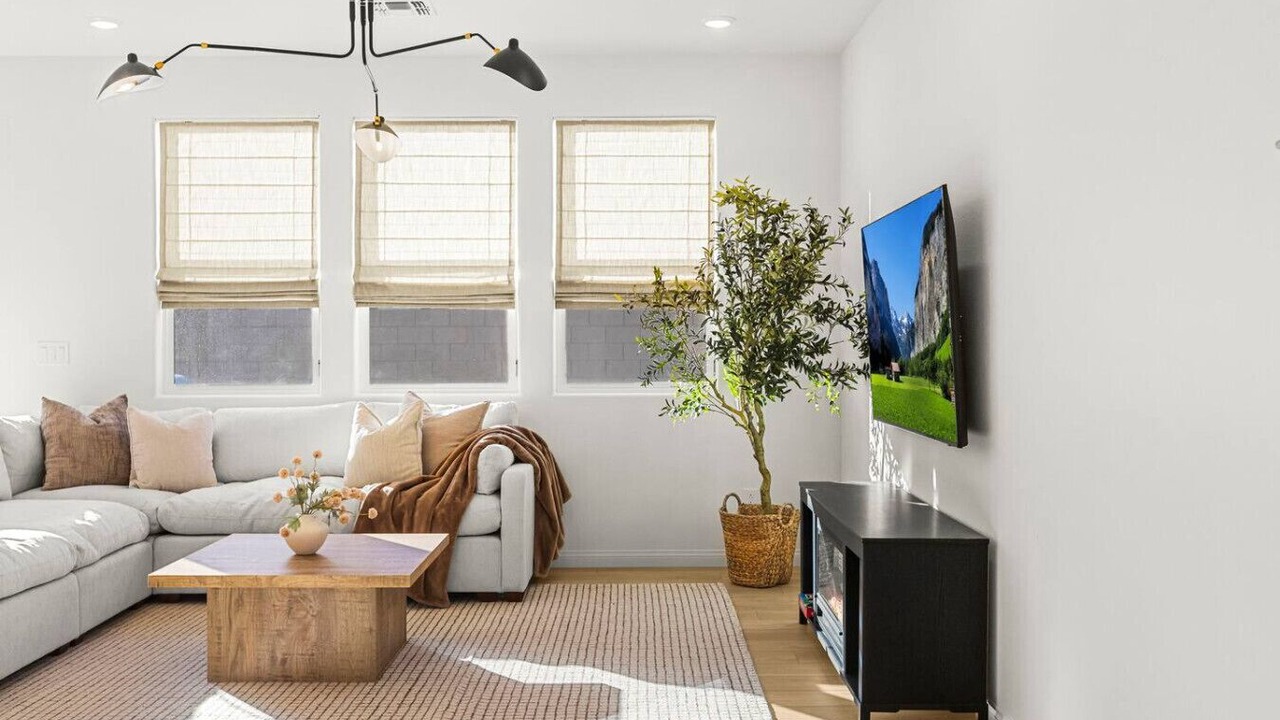 Photo of Livingroom in Highland Hills