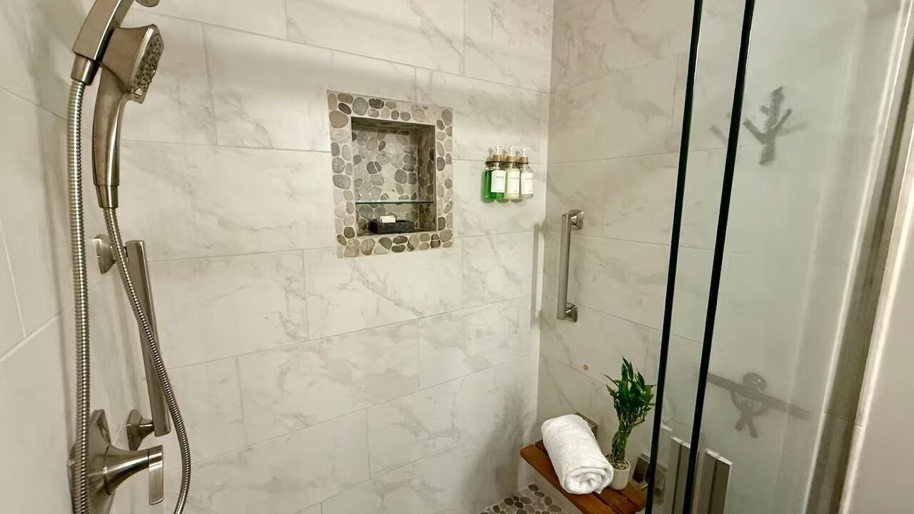 Photo of Bathroom in Seven Devils
