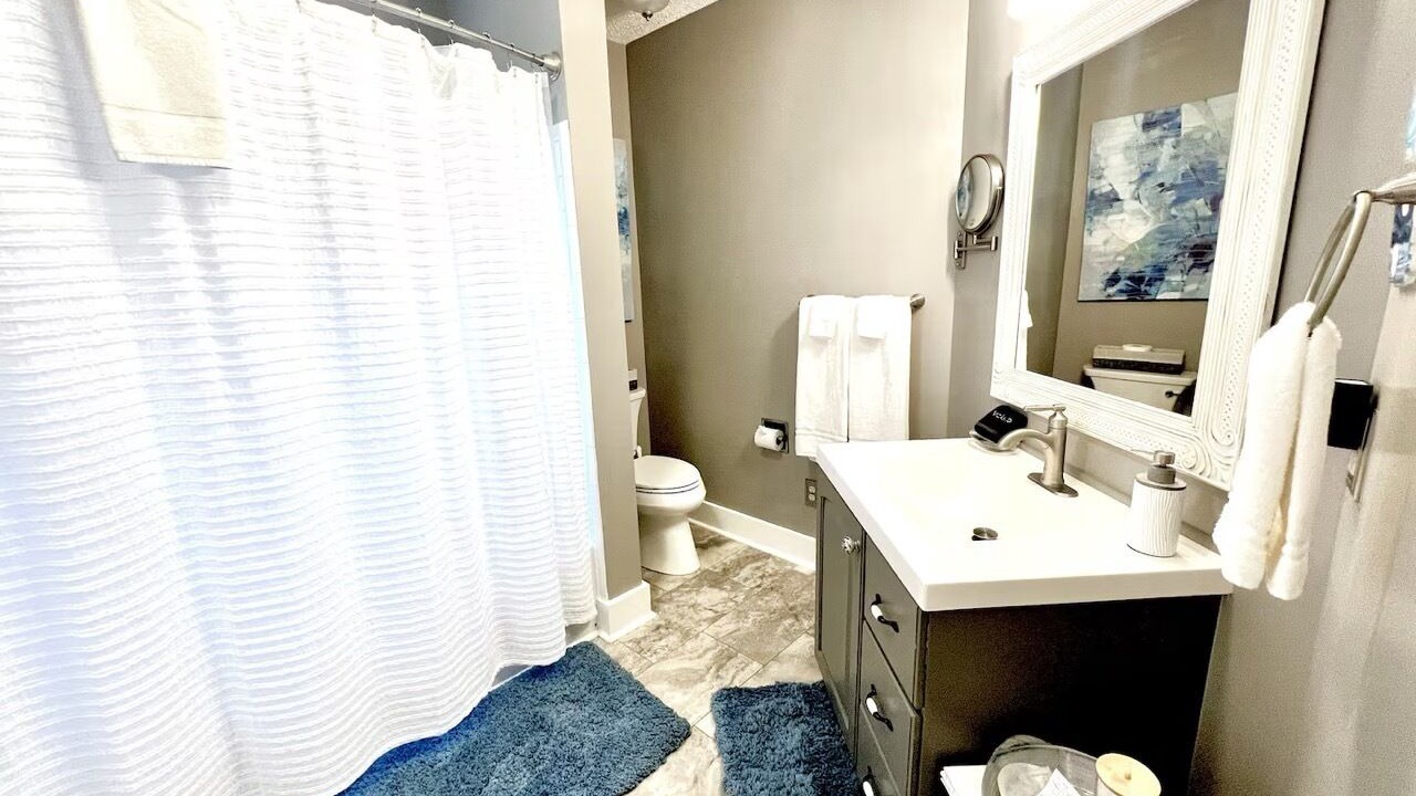 Photo of Bathroom in Seven Devils