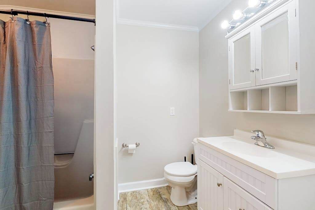 Photo of Bathroom in Caine Woods