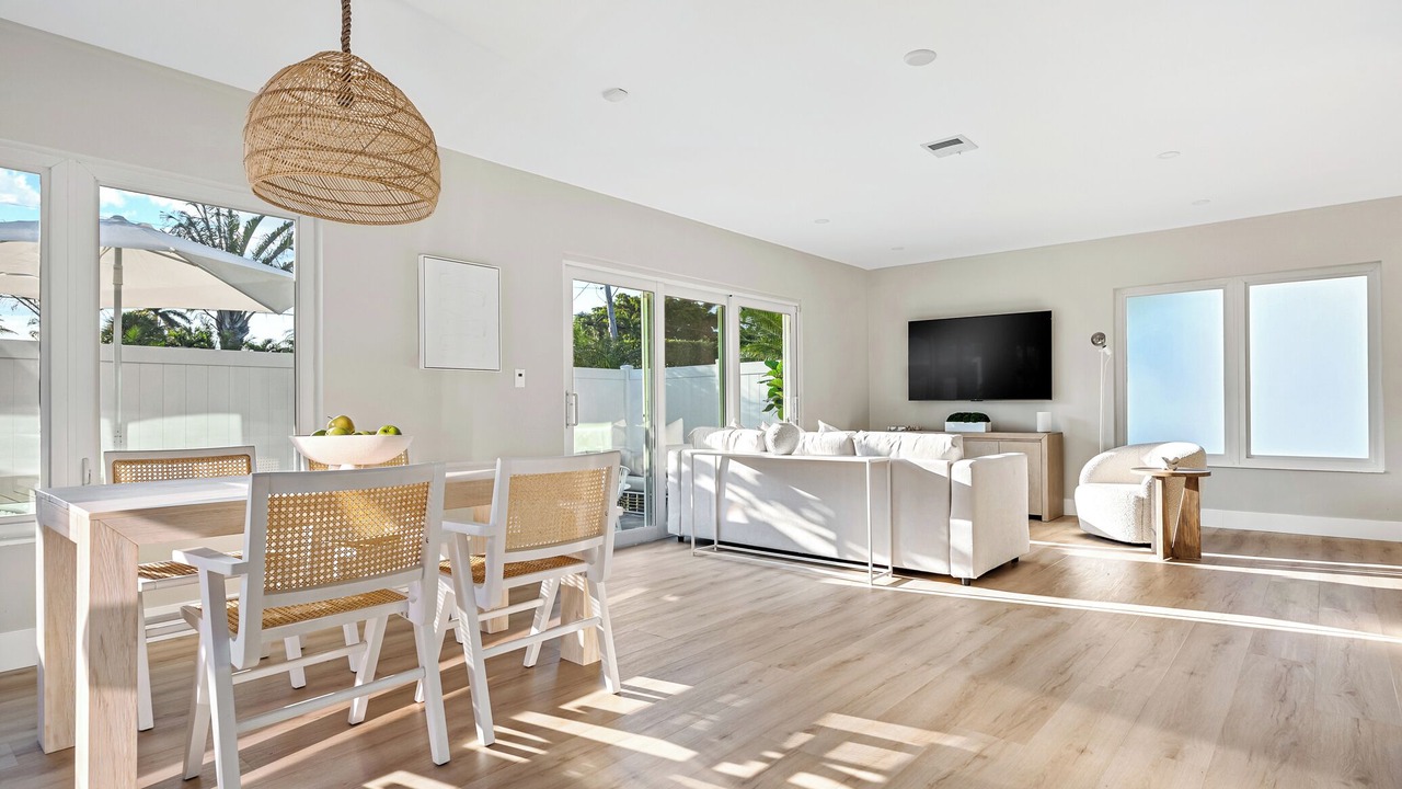 Photo of Livingroom in Lauderdale Beach