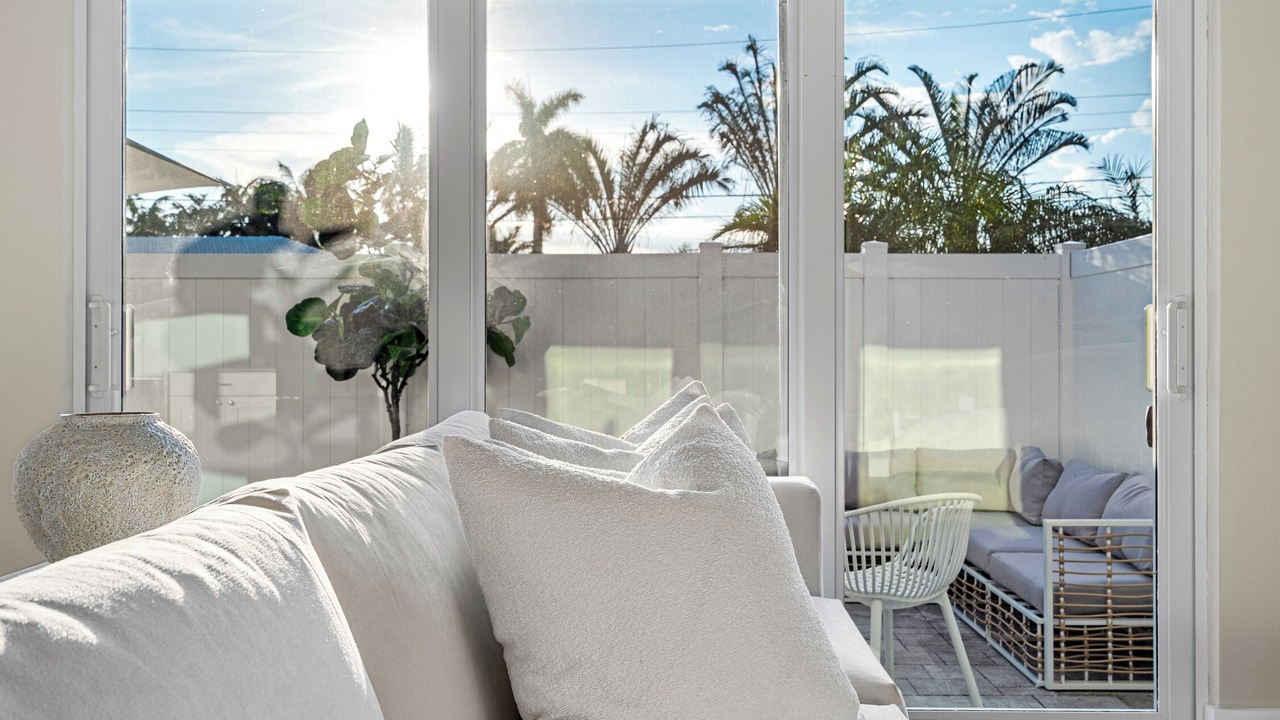 Photo of Livingroom in Lauderdale Beach