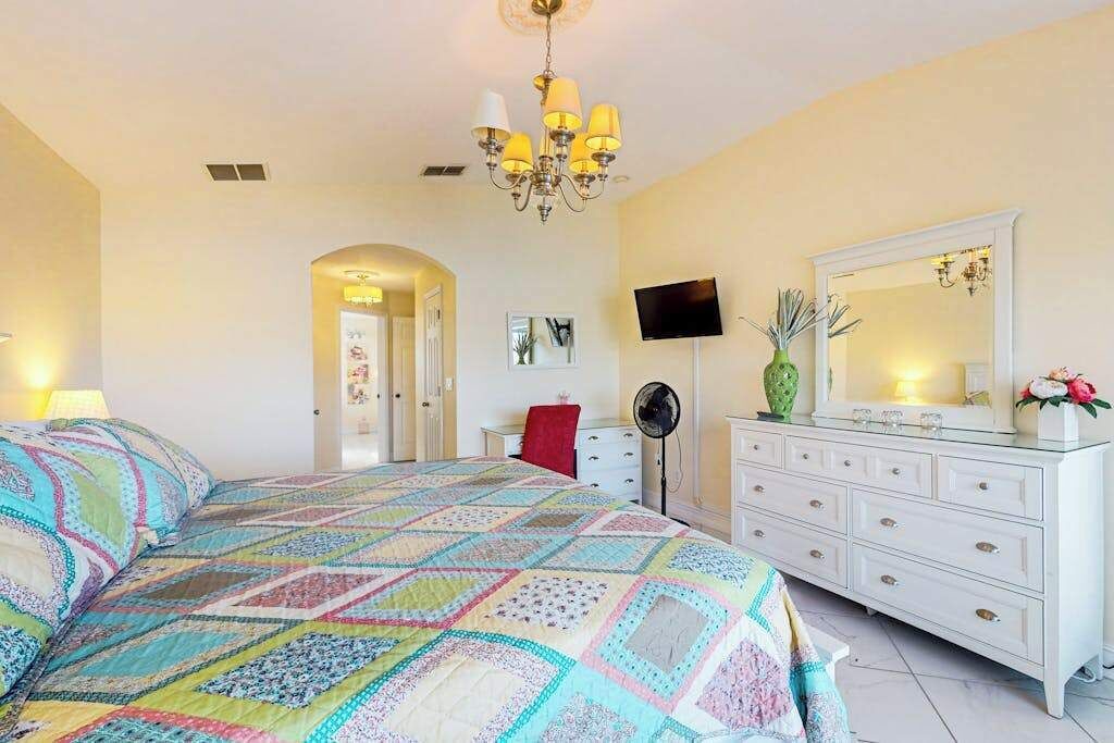Photo of Bedroom in Beachwalk Isles