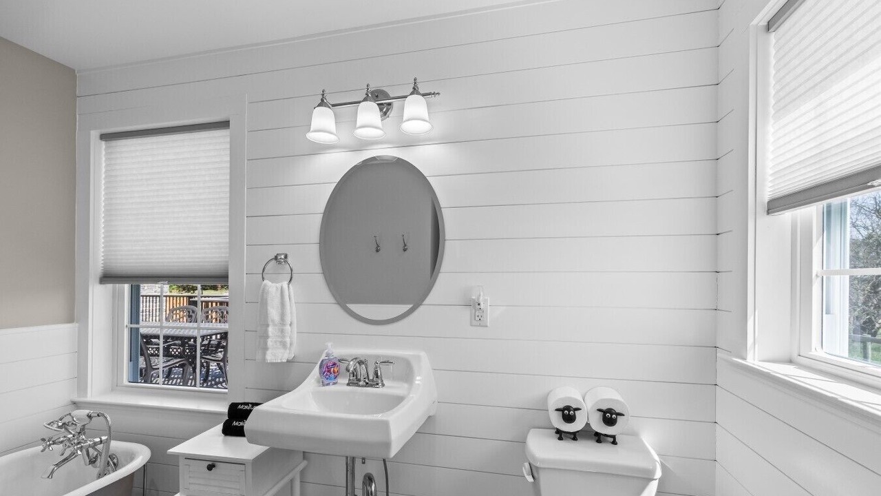 Photo of Bathroom in Leacock-Leola-Bareville