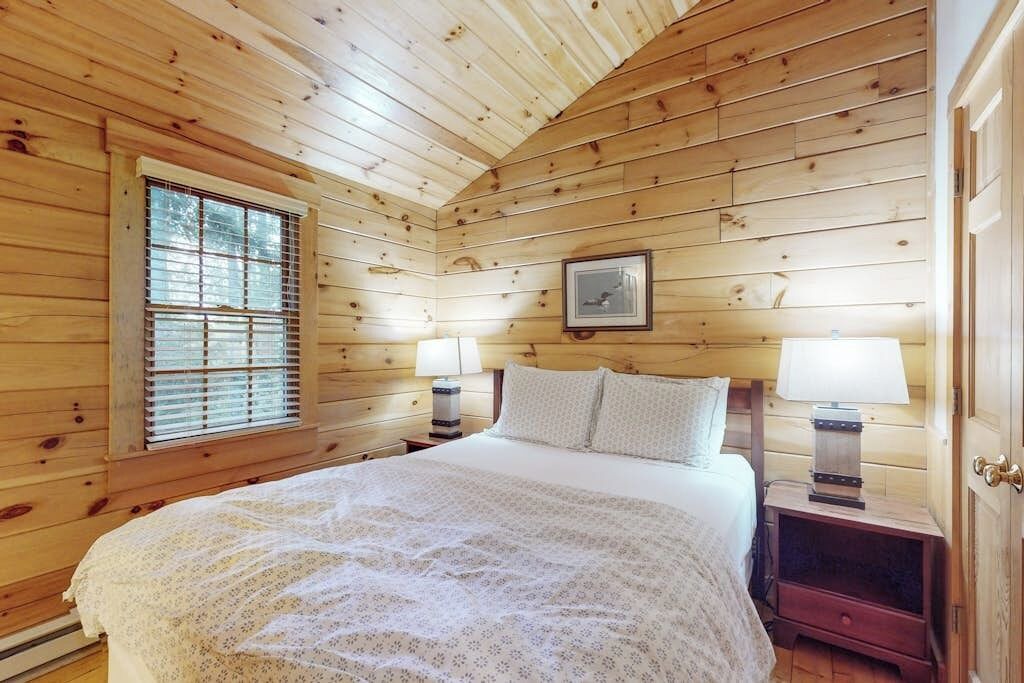 Photo of Bedroom in Northport