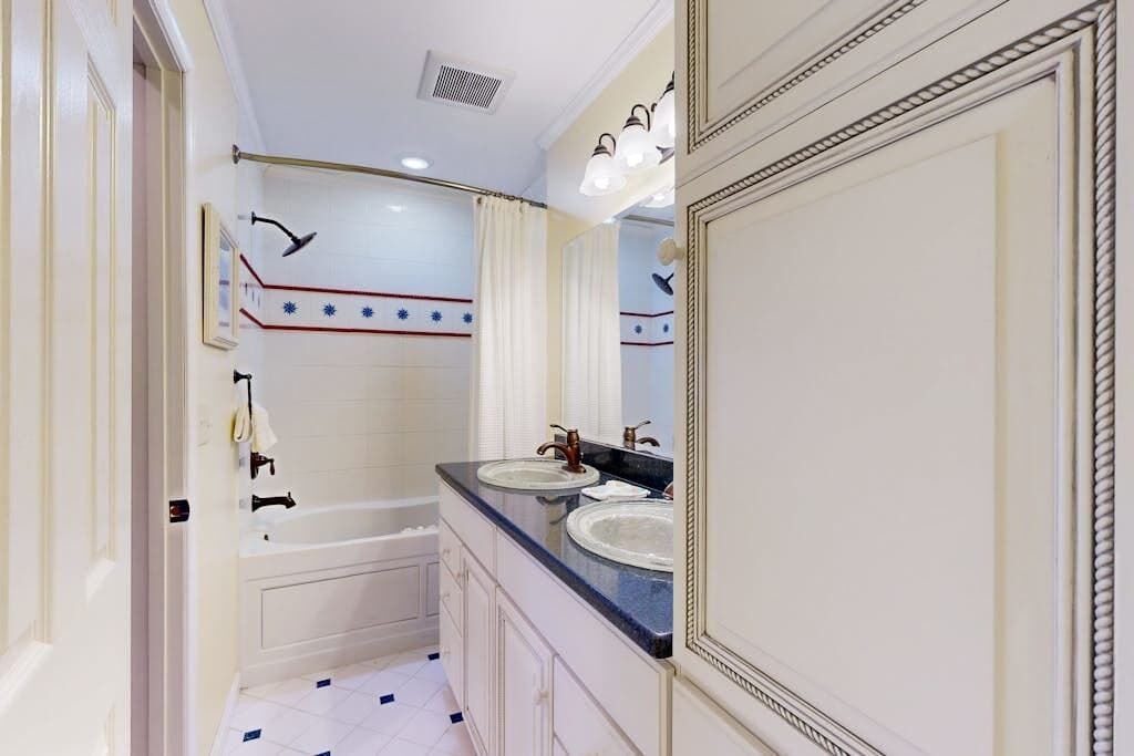 Photo of Bathroom in Sandpiper Pines