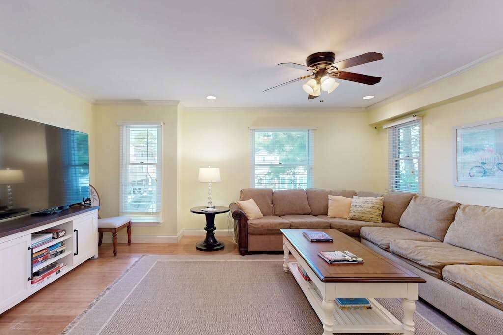 Photo of Livingroom in Sandpiper Pines