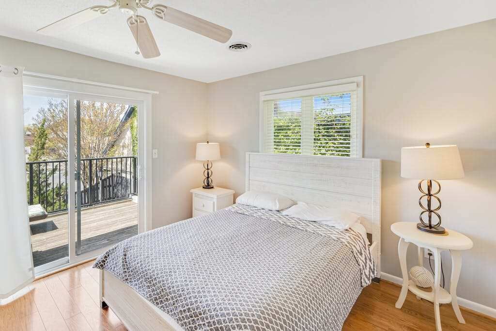 Photo of Bedroom in Country Club Estates
