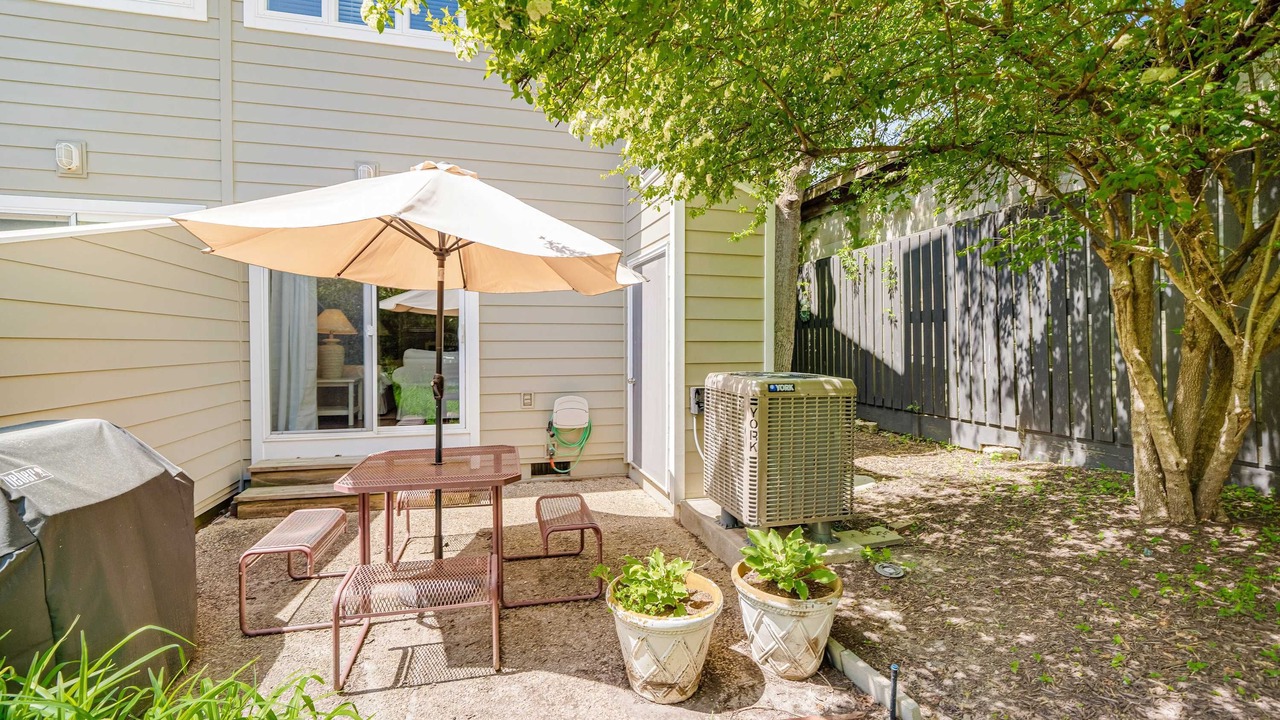 Photo of Outdoor in Country Club Estates