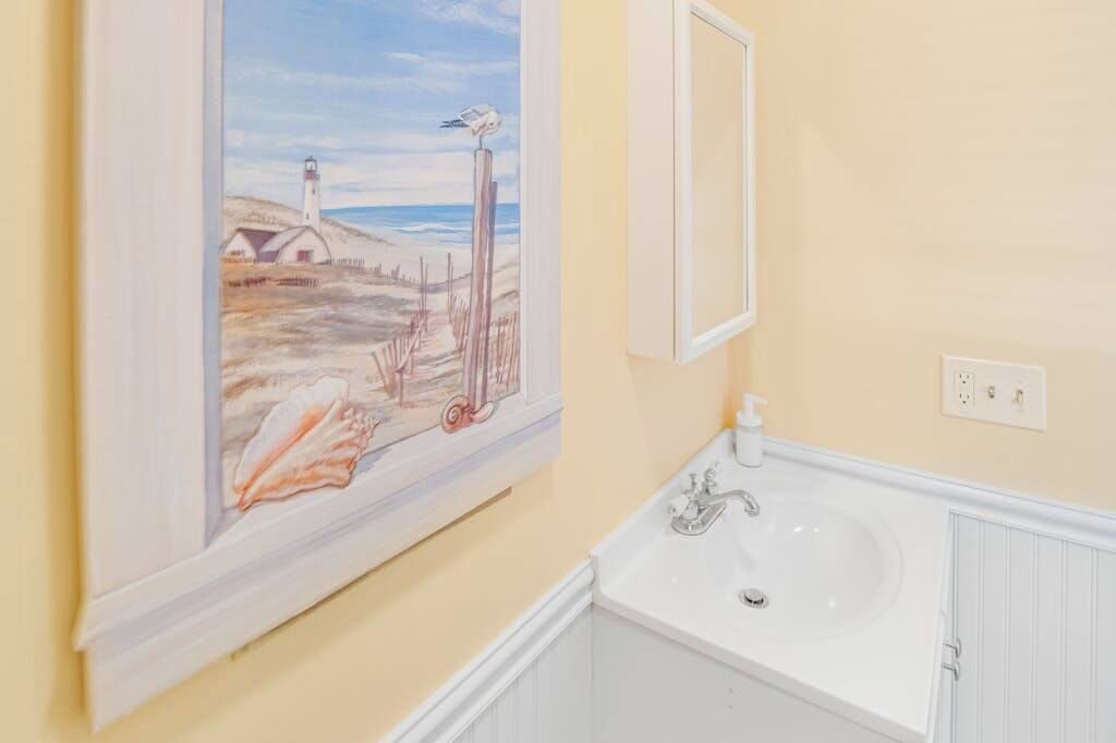 Photo of Bathroom in Country Club Estates