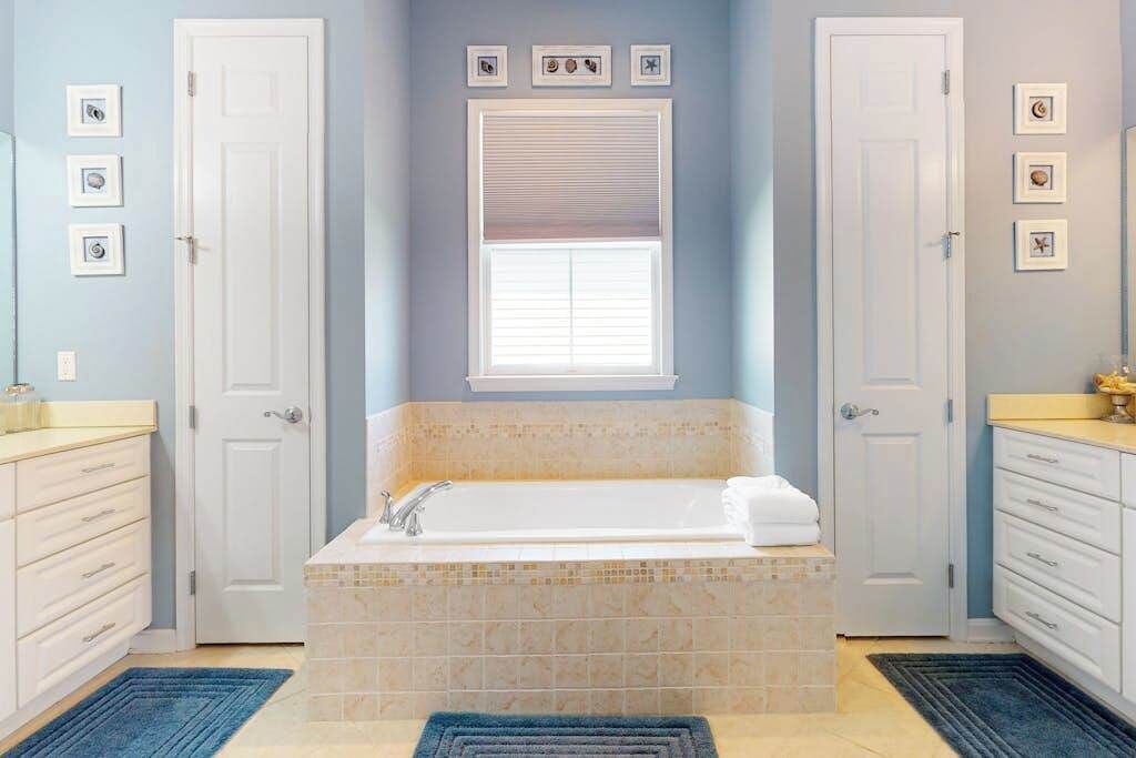 Photo of Bathroom in The Commons