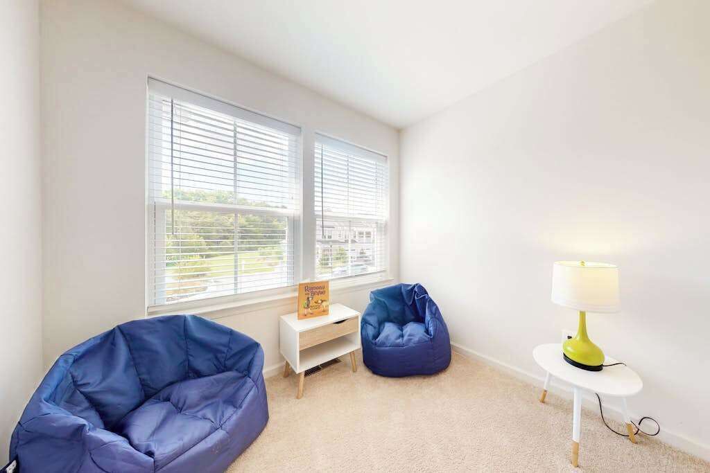 Photo of Livingroom in Bayside