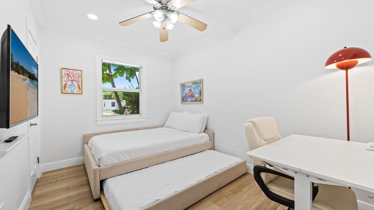 Photo of Bedroom in South Middle River