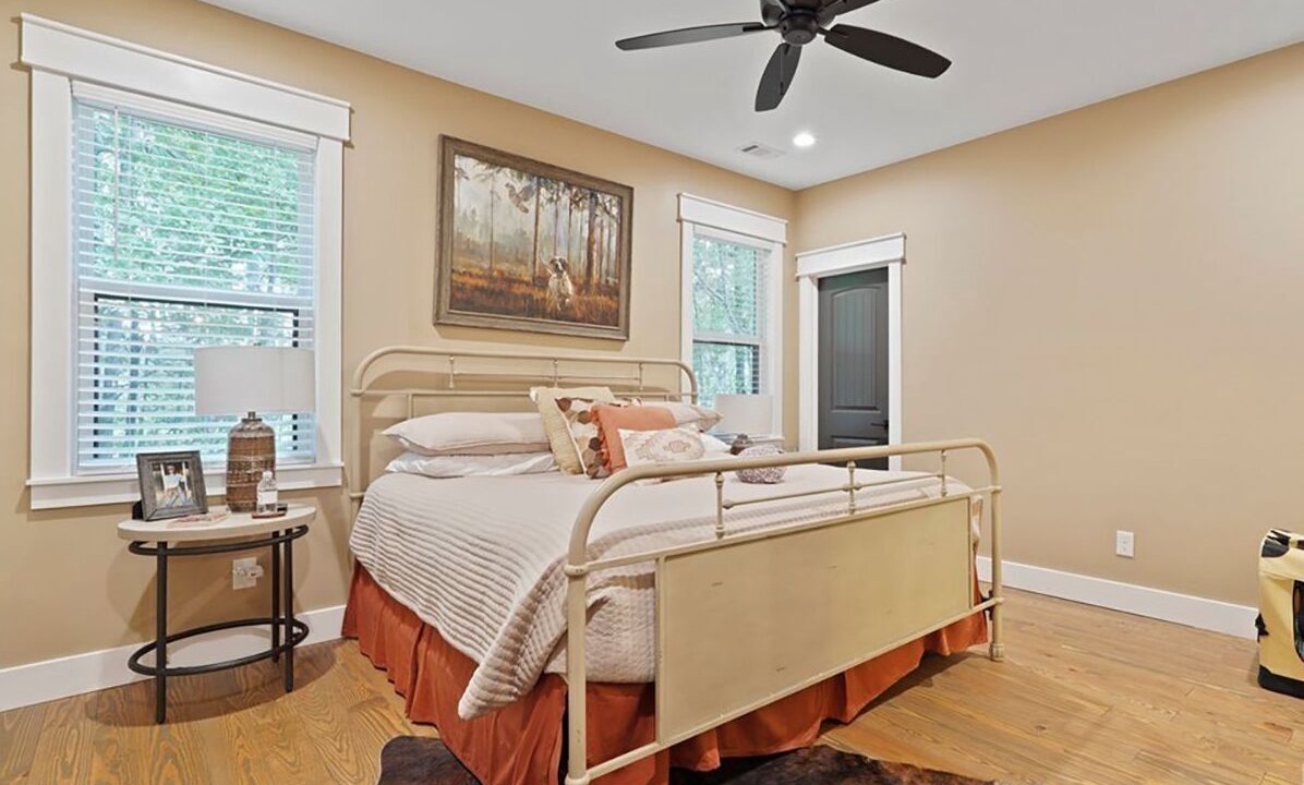 Photo of Bedroom in Midway