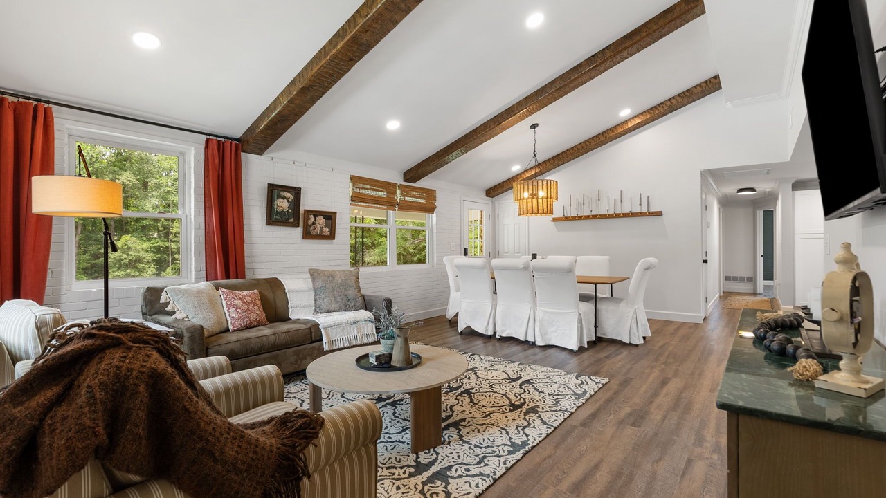 Photo of Livingroom in Greer