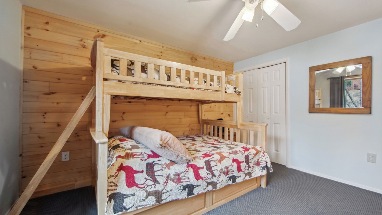 Photo of Bedroom in North Creek