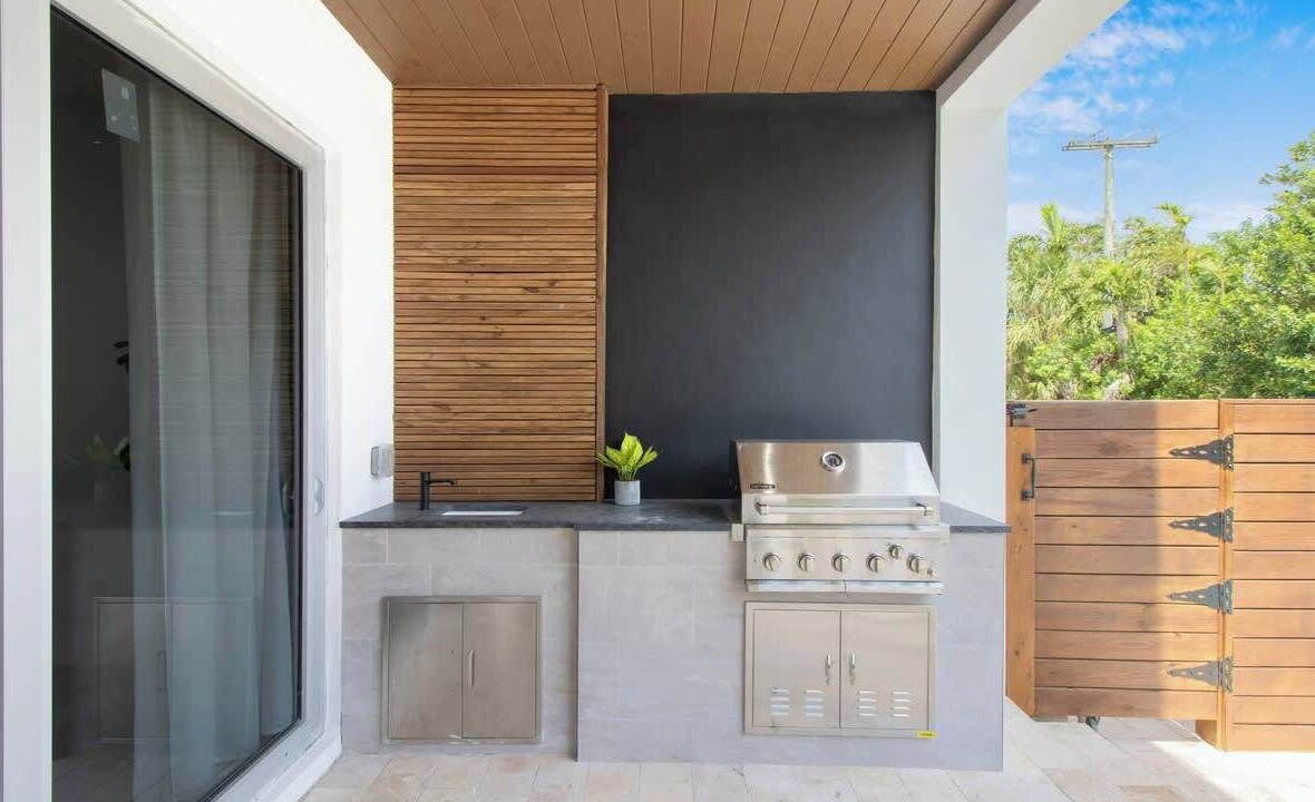 Photo of Patio Balcony in Poinsettia Heights