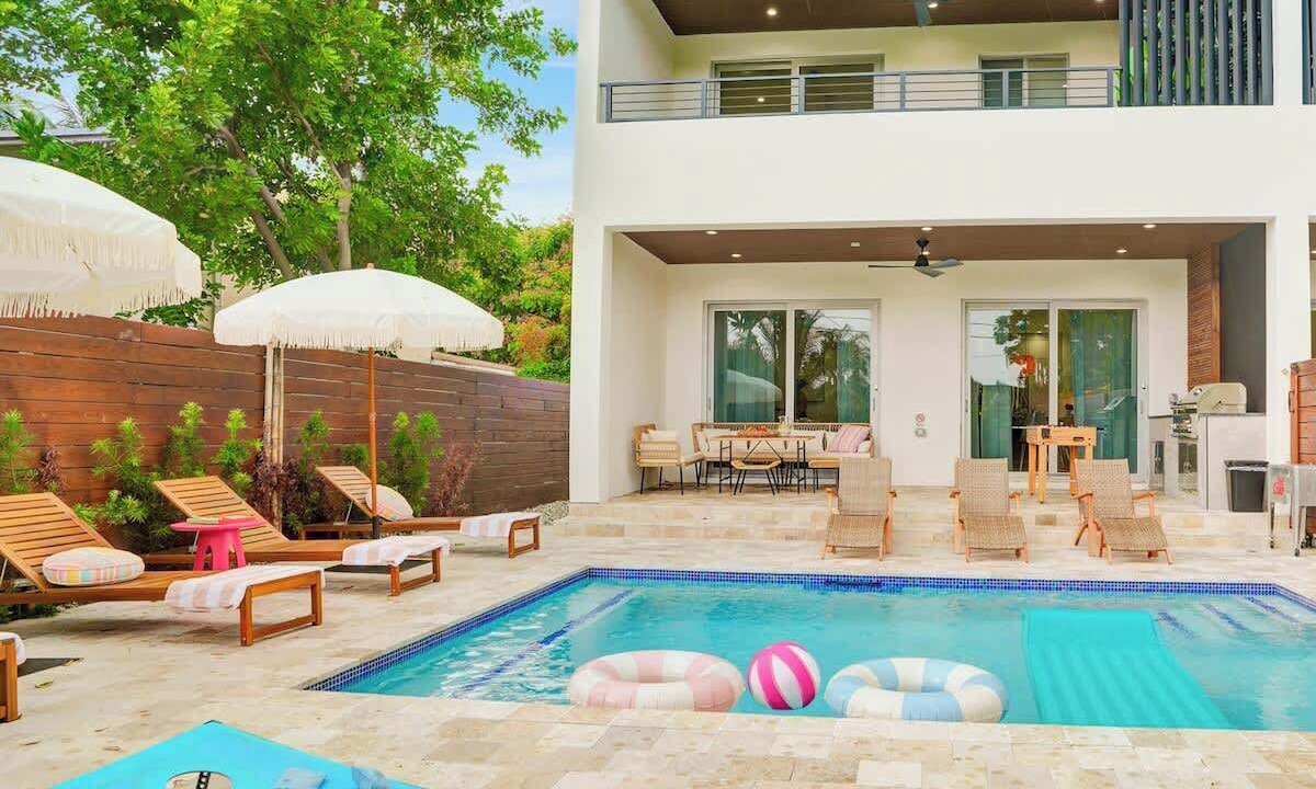 Photo of Outdoor in Poinsettia Heights