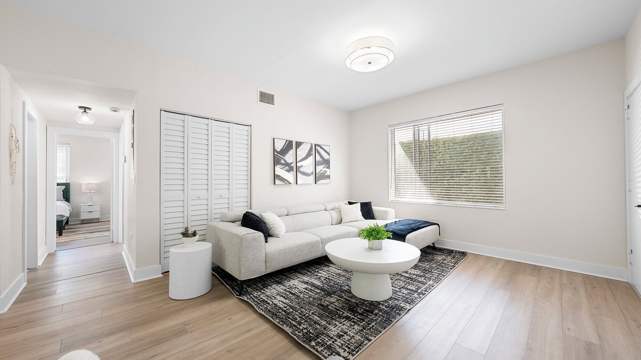 Photo of Livingroom in West Avenue