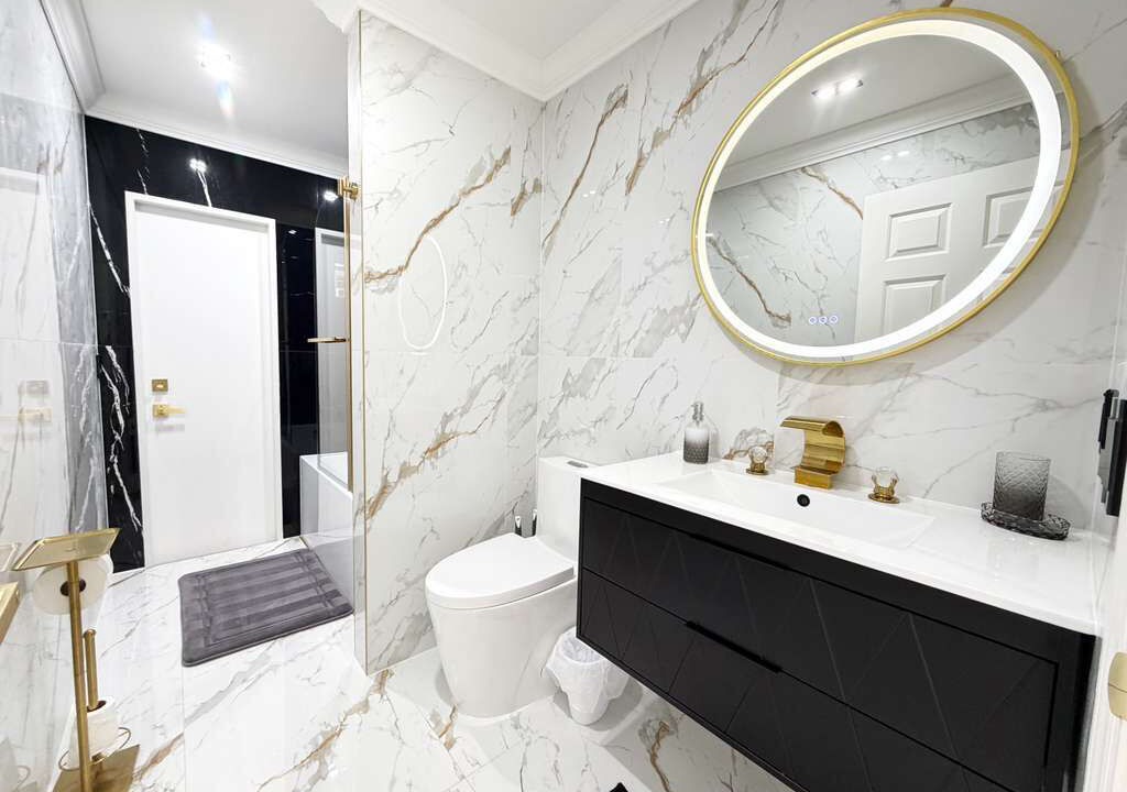 Photo of Bathroom in Crescent Lakes