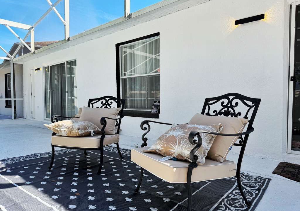 Photo of Patio Balcony in Crescent Lakes
