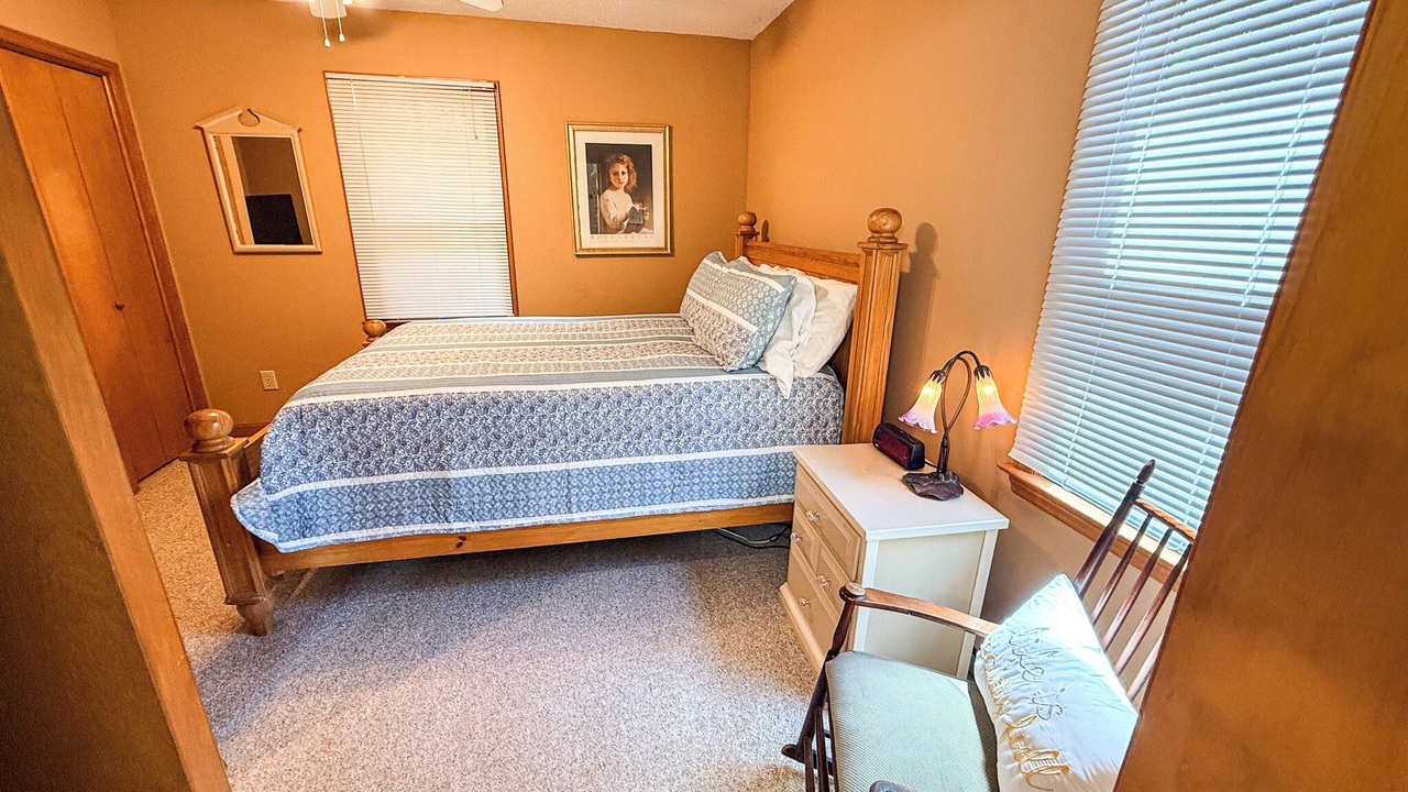 Photo of Bedroom in Lansing