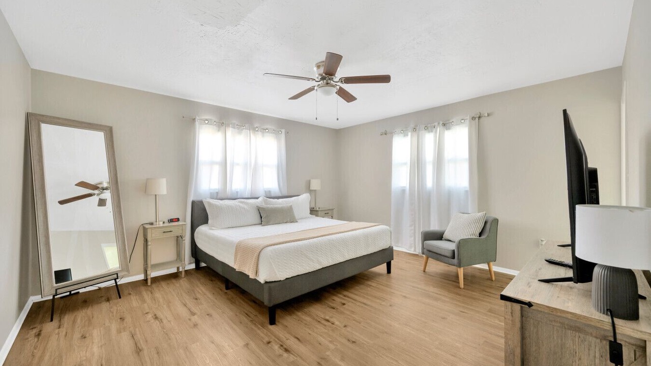 Photo of Bedroom in Gulf Gate Woods