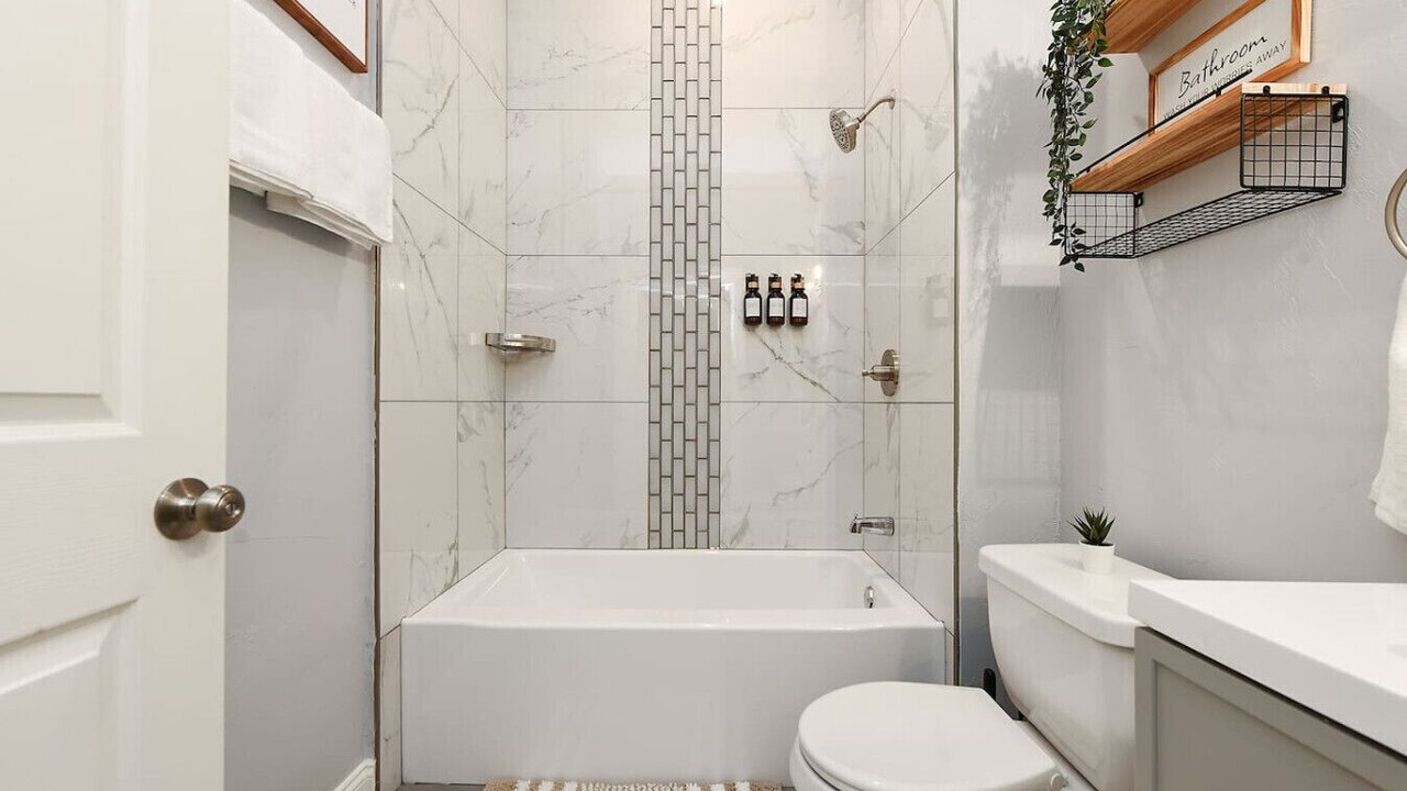 Photo of Bathroom in Point Breeze North