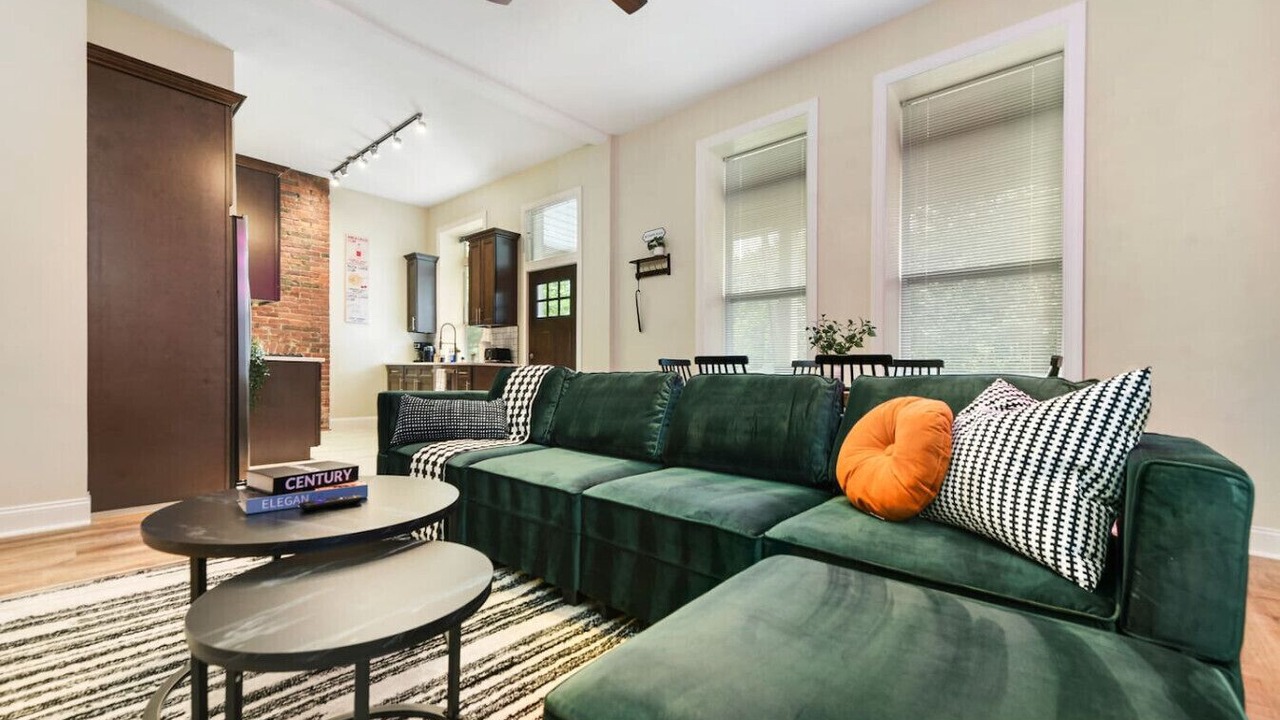 Photo of Livingroom in Point Breeze North